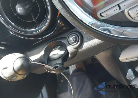 2010 Mini Cooper S из США, поврежденный, VIN WMWMF7C59ATZ72404